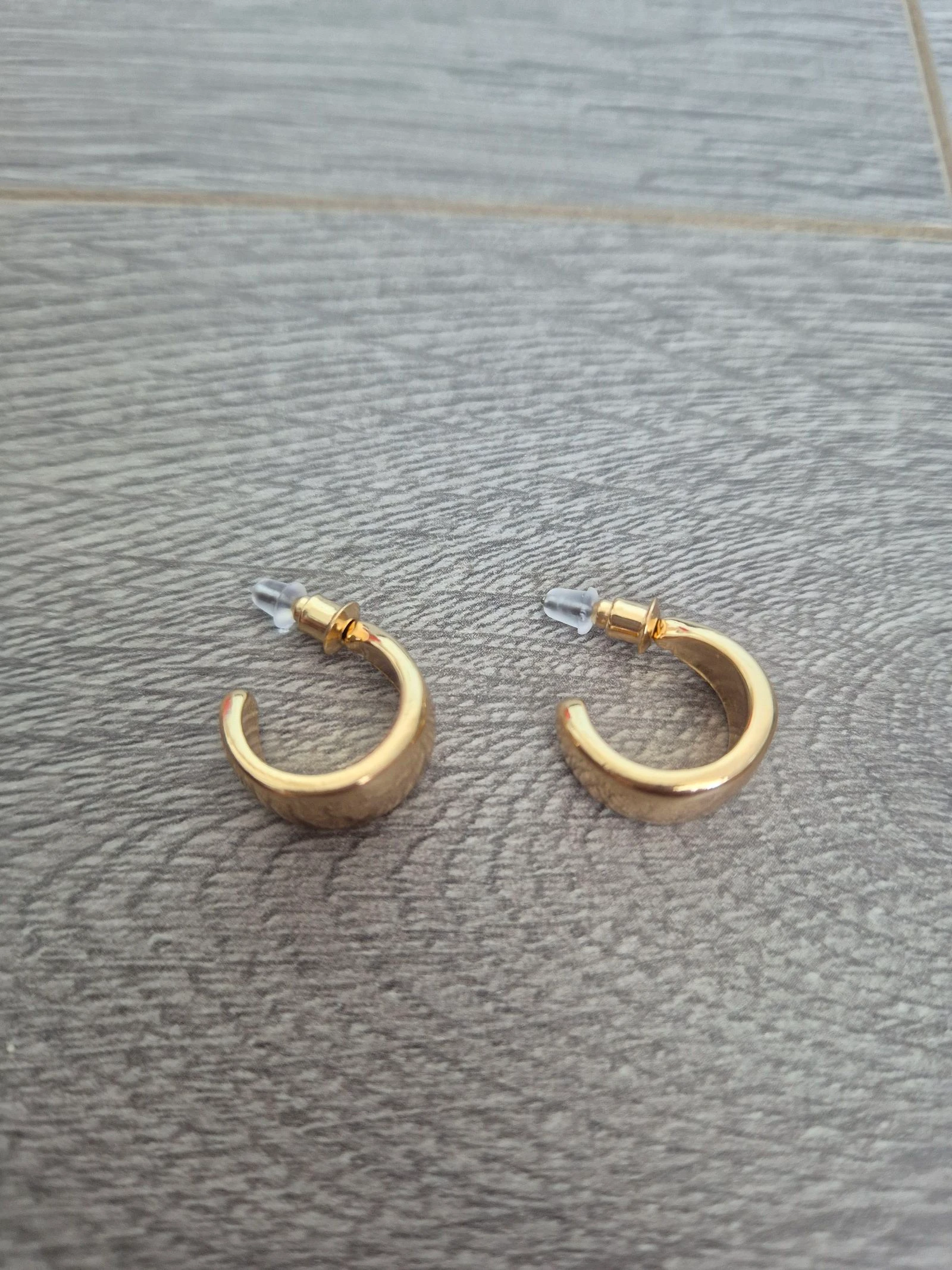 Nieuwe Goudkleurige Brede Chunky Hoops / Oorringen (Chunky Gold Earrings)